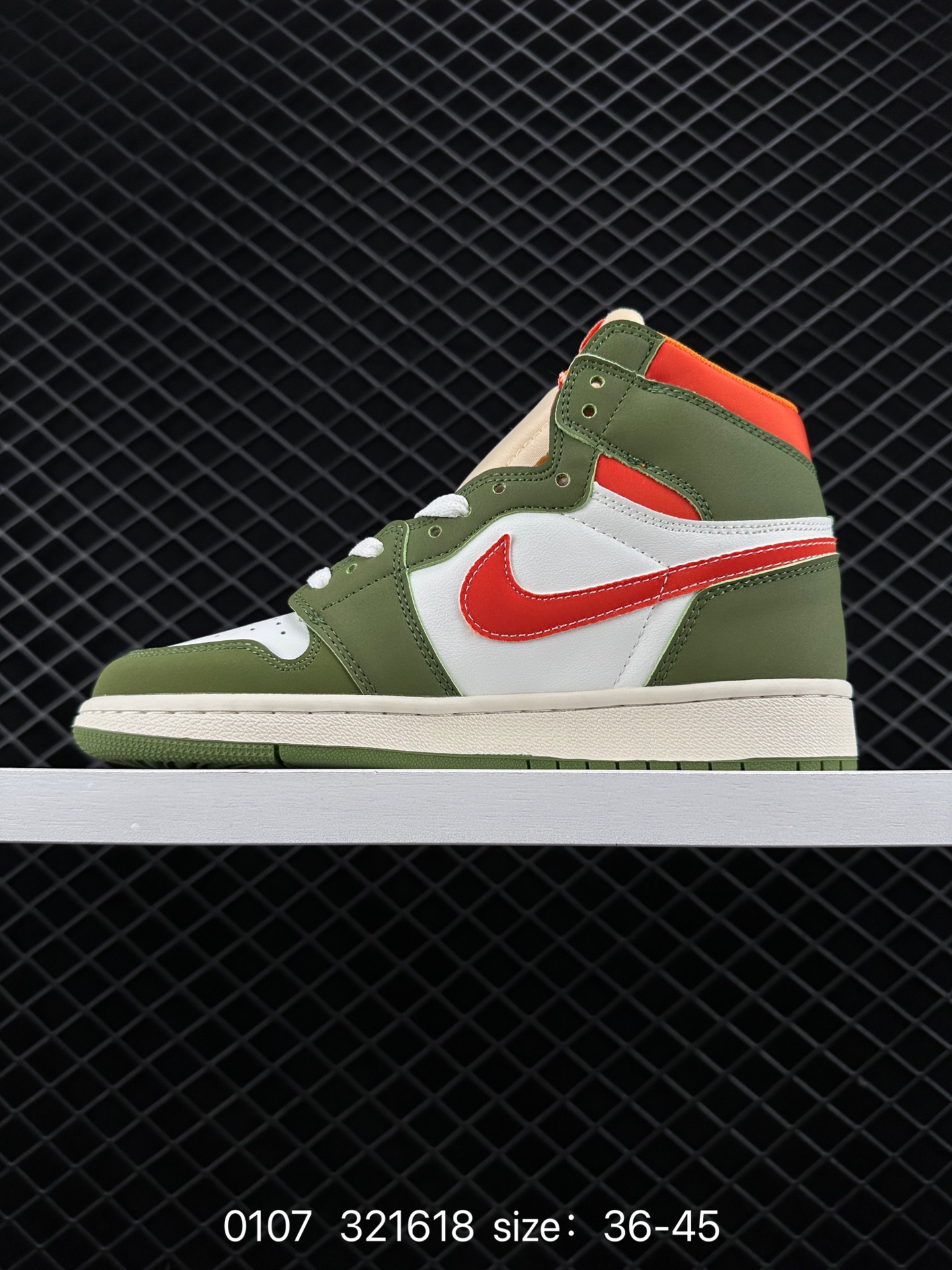 Nike Air Jordan 1 Retro High OG”Black/White“